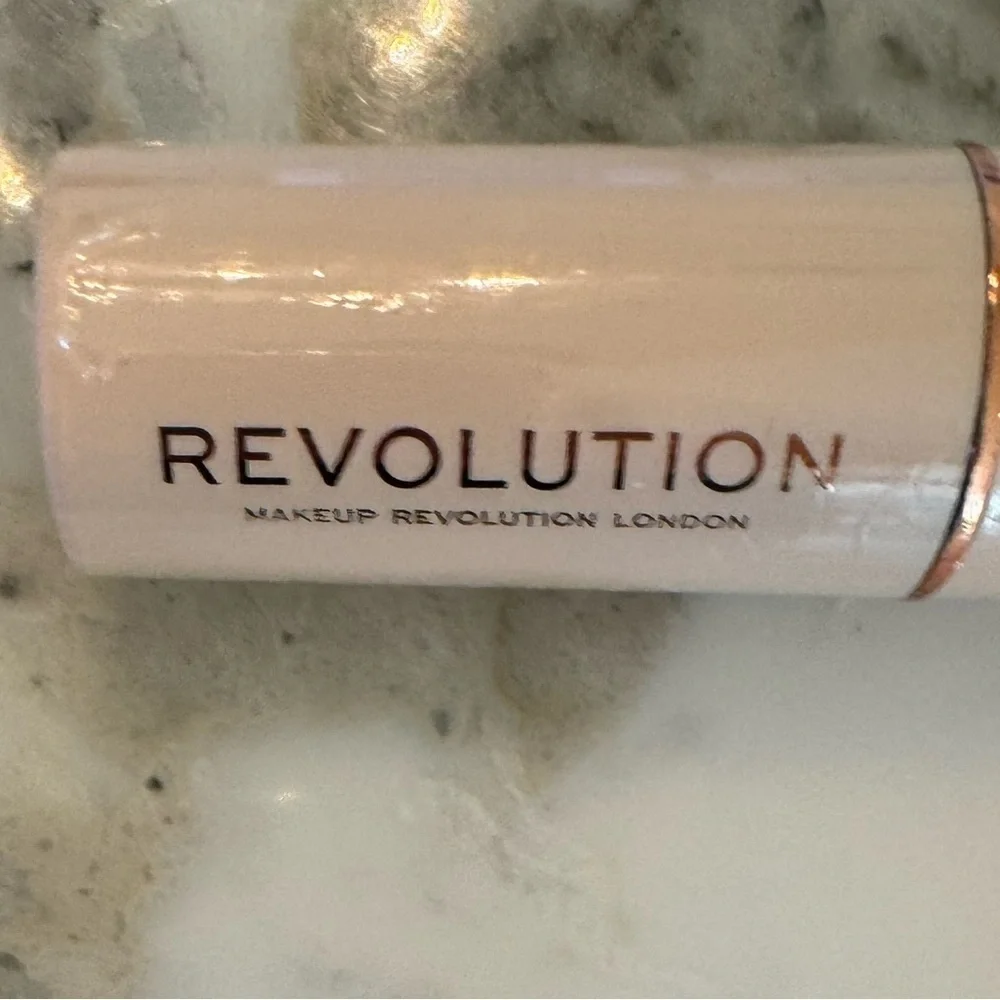 1 Piece - REVOLUTION Fast Base Stick Foundation Shade F5 New Sealed
